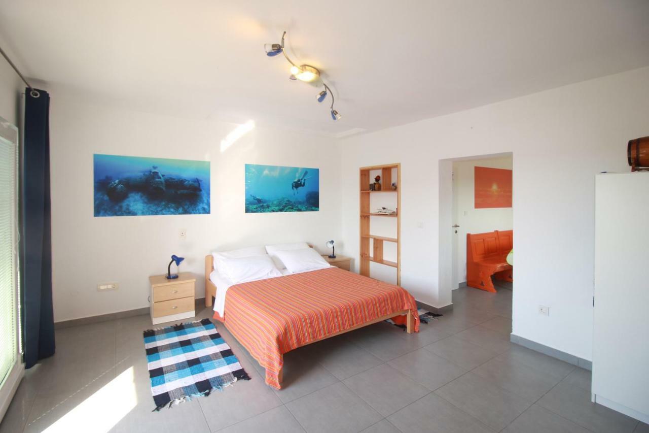 קרק Apartments Karabaic Krk מראה חיצוני תמונה