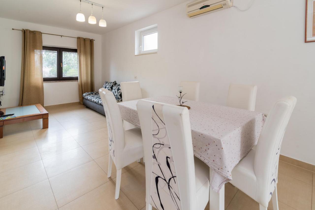קרק Apartments Karabaic Krk מראה חיצוני תמונה